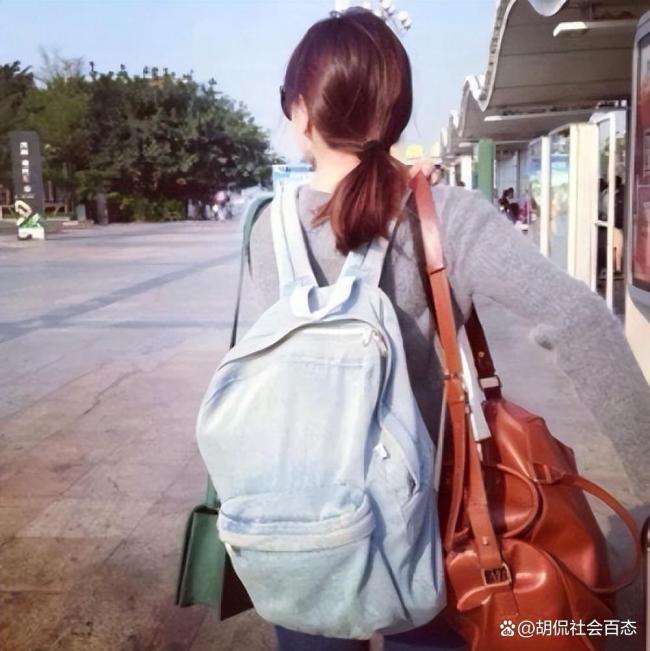 低保家庭女孩把追星放心底也是成长 现实的沉重代价