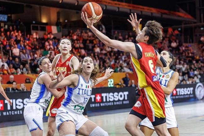 中国女篮71-51碾压意大利 晋级八强资格赛