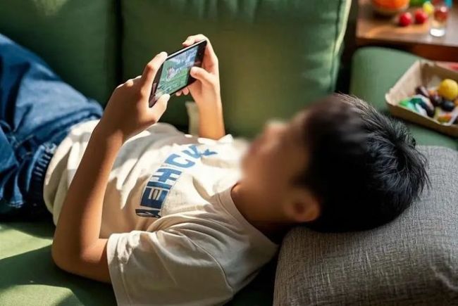 男孩暑假玩手游花掉48万 家庭积蓄化为虚拟礼物