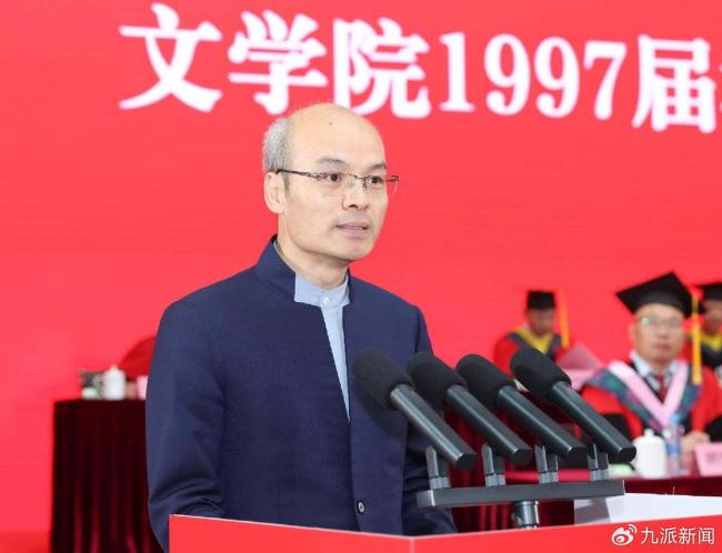 专访毕业演讲走红的中学校长黄春 教育应守护每种生长