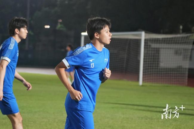 粤超广州代表队训练 三名新援亮相 积极备战八强首回合