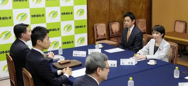 日本右翼窜台又有新图谋 两面下注玩火自焚