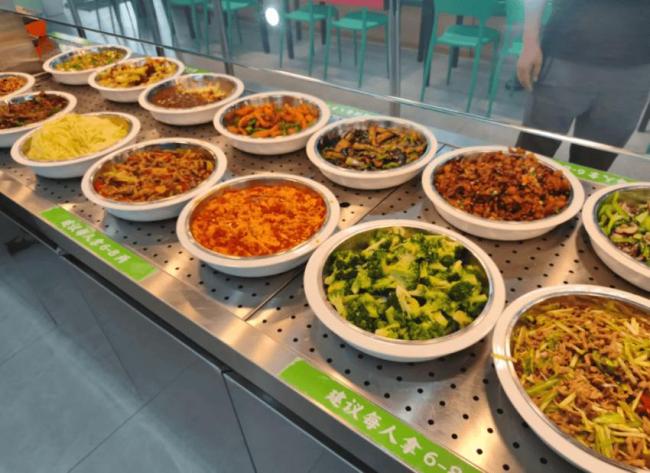 百万网红“勇哥”开店翻车 称重快餐定价争议