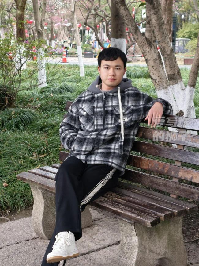 男生去年考上北大放弃今年又进北大