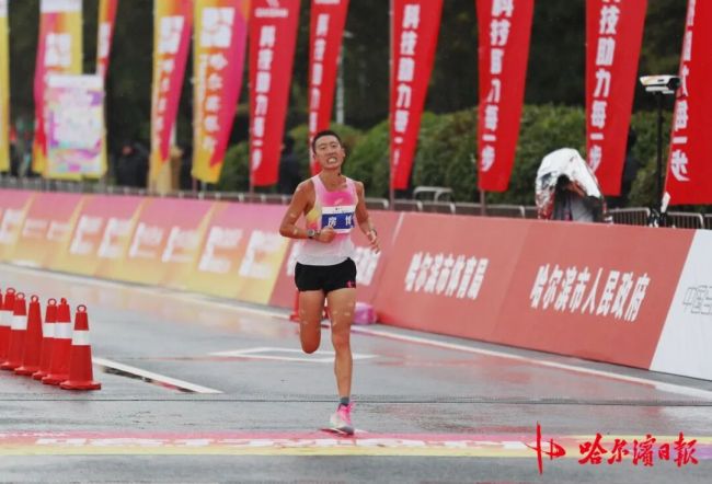李美珍夺哈尔滨女子半马冠军 四度参赛创佳绩