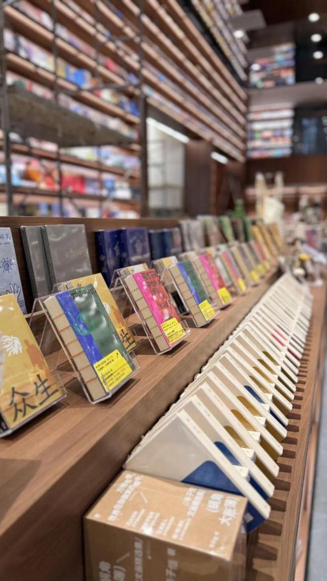 广西钦州新华书店33号运河书城启用 点亮城市文化之光