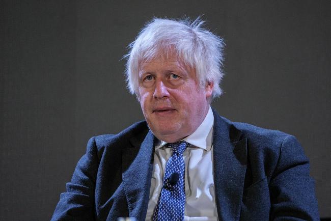 英国前首相疑差点被无人机打到 外交列车成目标
