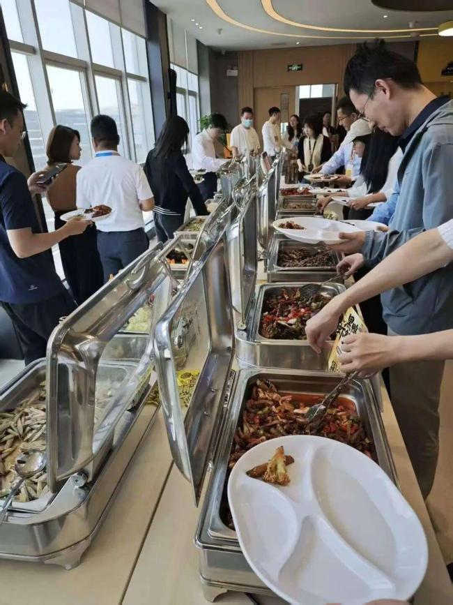 00后股民上市公司“薅羊毛” 年轻股东的新玩法
