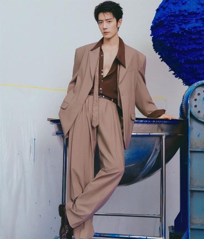 肖战 VOGUE银十惟一男星 邀封彰显前锋影响力