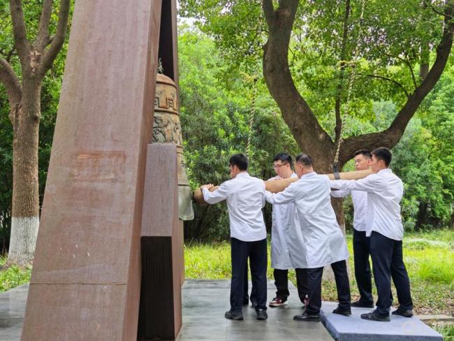 上海淞沪抗战纪念馆举行纪念活动 铭记历史缅怀先烈