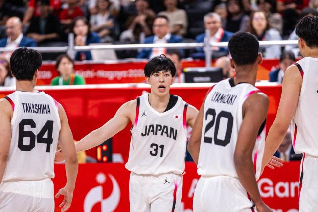 今晚中日男篮争决赛！中国3大内线围剿日本，锋线伤病成关键变量 内线优势对决速度