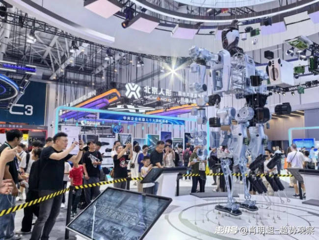 机器人开始自己找活干了 从“造梦”到“算账”