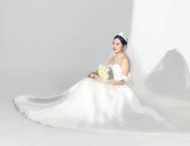 产后失明失聪女子：从不后悔生娃 罕见病家族的坚强面对