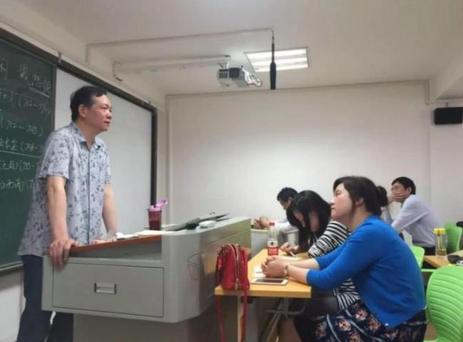 “只讲课不评职称”教授去世 引发学界追思