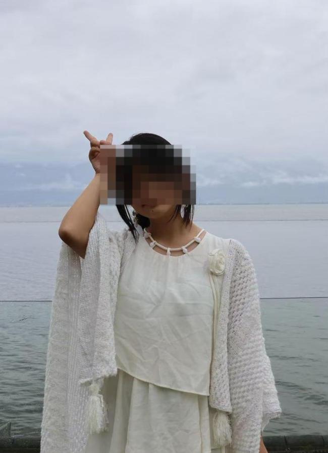 17岁女生开学首日宿舍楼坠亡
