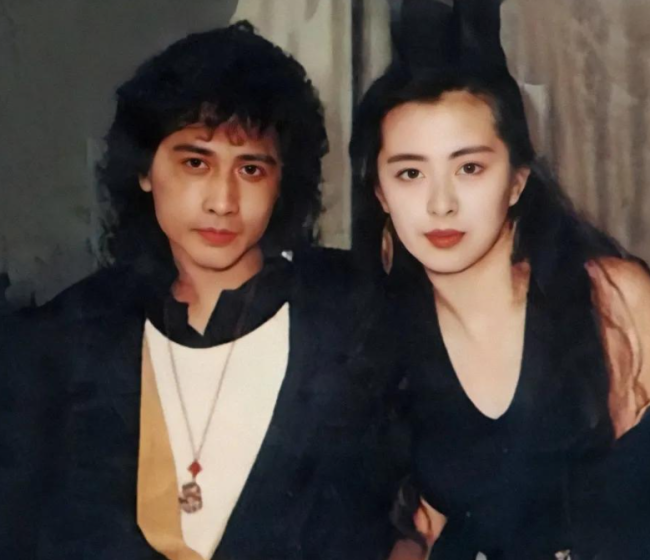 王祖贤与齐秦分手后至今没恋爱,称两人交往十五年,最后只有情没有爱 情债已还清