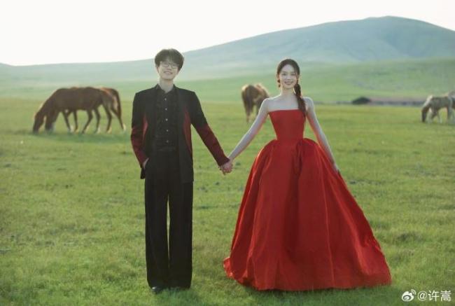 许嵩婚后首秀 全场齐喊新婚快乐 现场秒变答谢宴
