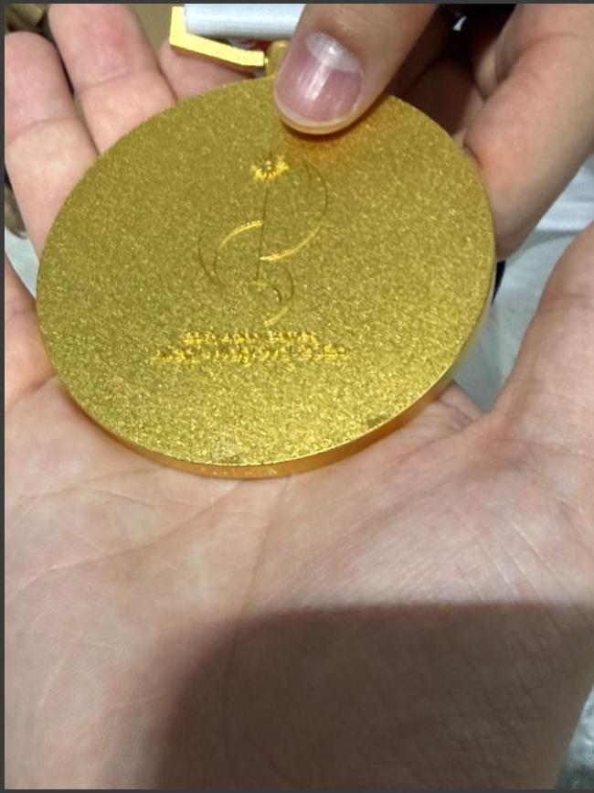 亚运会金牌有“瑕疵”