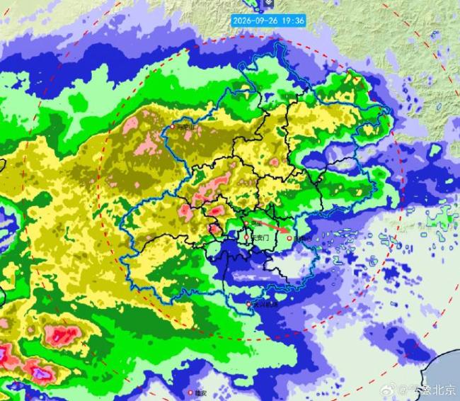 北京大雨下到模糊