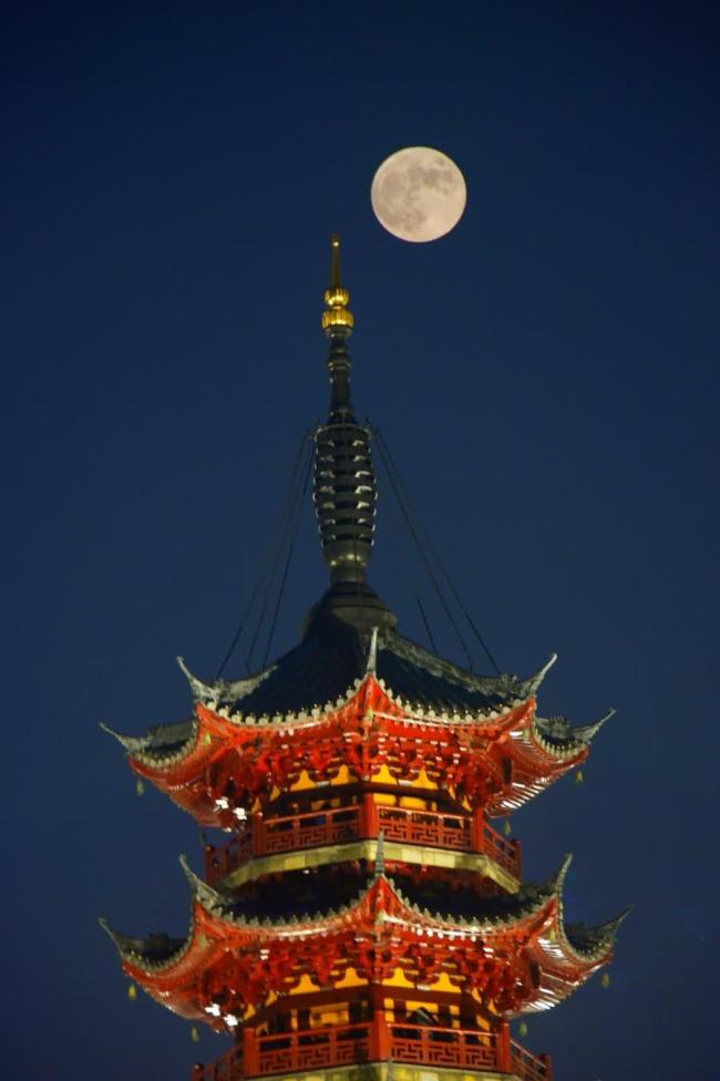 中秋月不只一种圆 十七圆也迷人