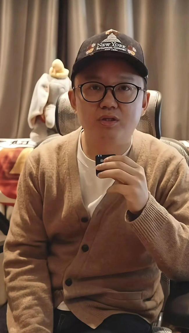 “中国足球小将”编导吕凡意外去世 足球界痛失英才