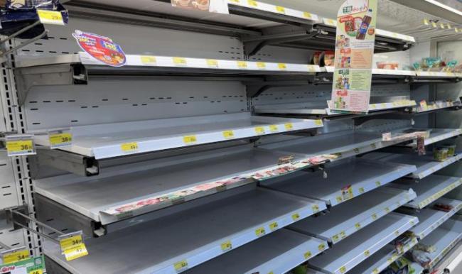 泰国曼谷全市成为灾区 暴雨引发洪水与恐慌性抢购