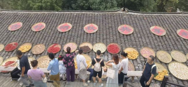 “中国红”扮靓知音湖北 国庆文旅活动精彩纷呈