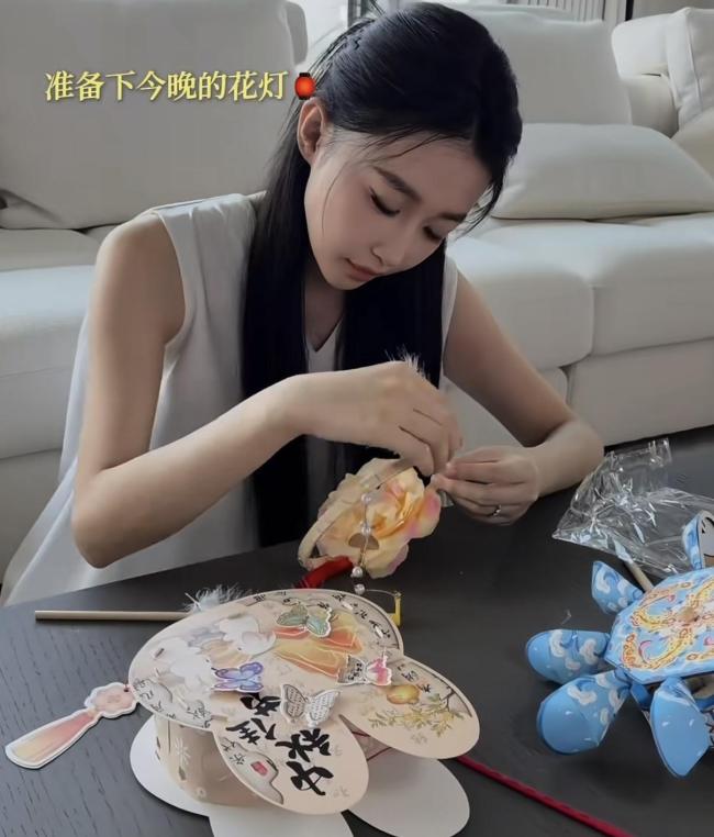 潘玮柏老婆疑似怀孕 超市购物显孕态