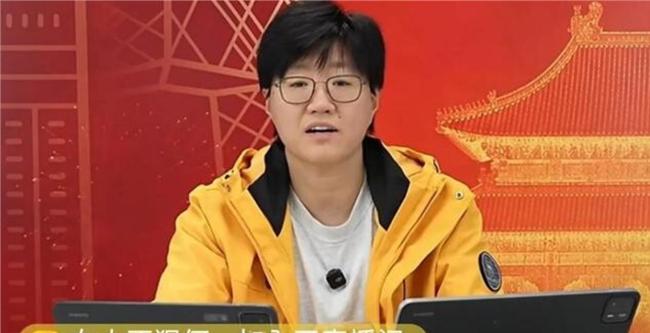 15岁姜依依双打连赢9局 首战亚锦赛