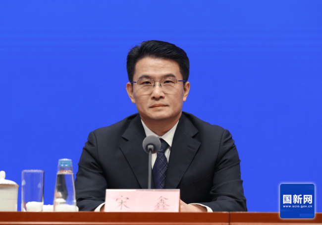 人社部：打破户籍身份等限制