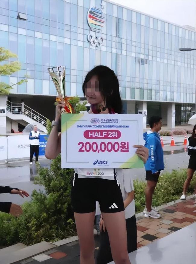 韩国25岁女网红马拉松比赛中猝死 悲剧引发关注