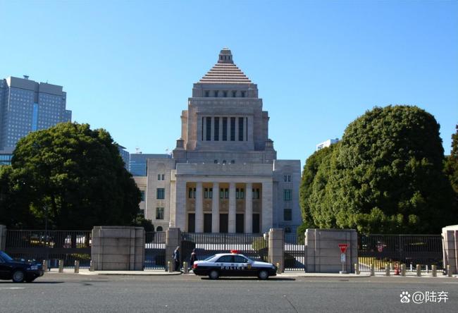 日本右翼为何给全球大模型“投毒” 篡改历史的新型伎俩