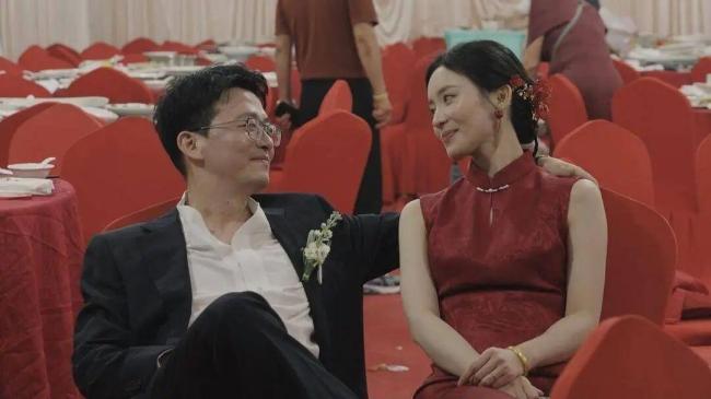 送完宾客新娘新郎对视哭红眼，这场老家婚礼为何刷屏全网？