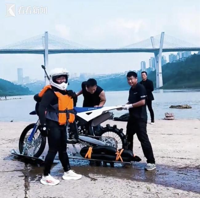 张雪再战“水上漂”冲击吉尼斯纪录 期待刷新世界纪录