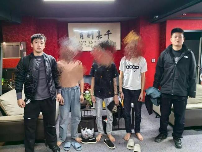 女局长被仙人跳团伙敲诈19万后免职 私生活失守代价沉重