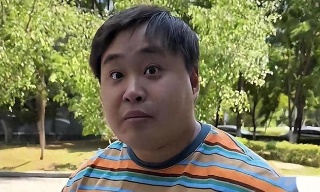 2000万粉博主李炮儿背80斤泡面登老君山 真实挑战赢信任