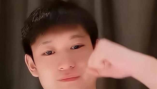 刘丁硕称王楚钦排名掉第四反倒松了口气 舆论压力下的喘息