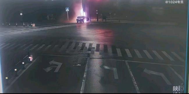 神木警方回应问界起火 超速撞击致燃