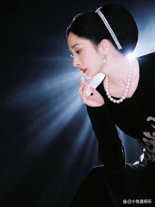 杨幂狂野女王封神！