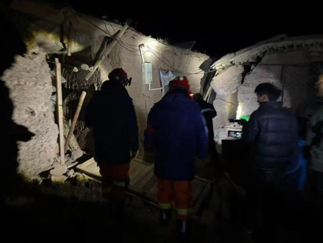本次列车晚点11小时3分:地震引发青藏铁路多趟列车滞留