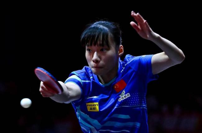 国乒战况10胜4负!向鹏被爆冷横扫,温瑞博、石洵瑶等完胜晋级 年青小将迎硬仗锻练