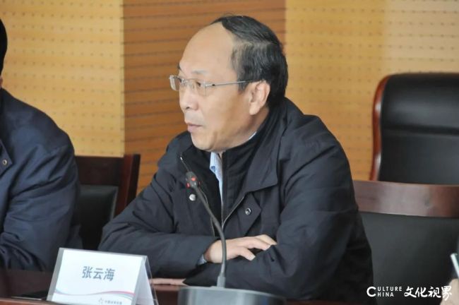 山东省体彩中心党总支书记,主任张云海,副主任于斌出席会议并讲话.