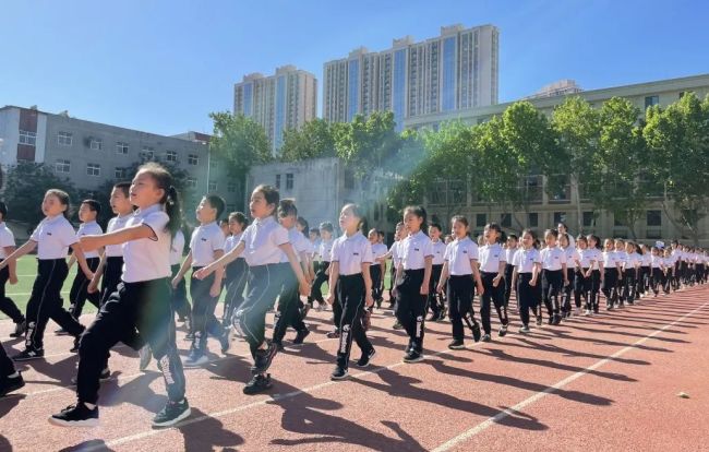 促进学生德智体美劳全面发展济南市历下区历山学校举办广播操比赛