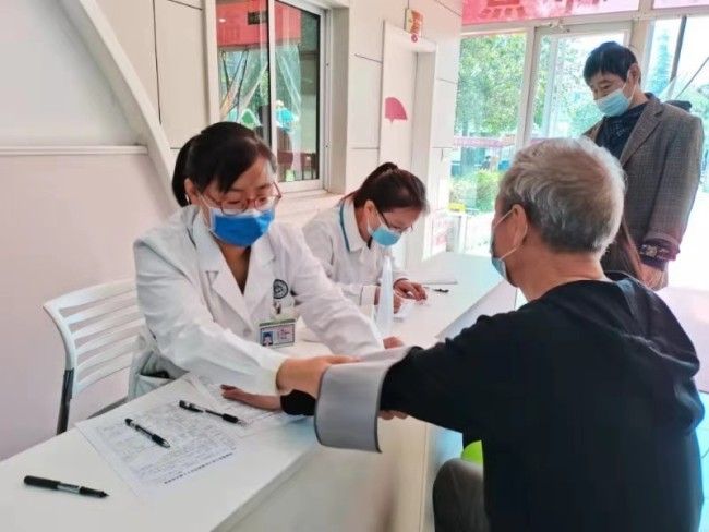 7月18日之前，济南市18岁以上人群新冠疫苗接种率将达90%以上