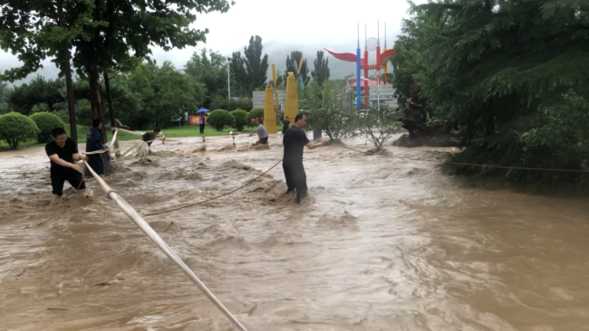 积水险情致940名参训人员受困，水发集团山青世界“现场救援变课堂”