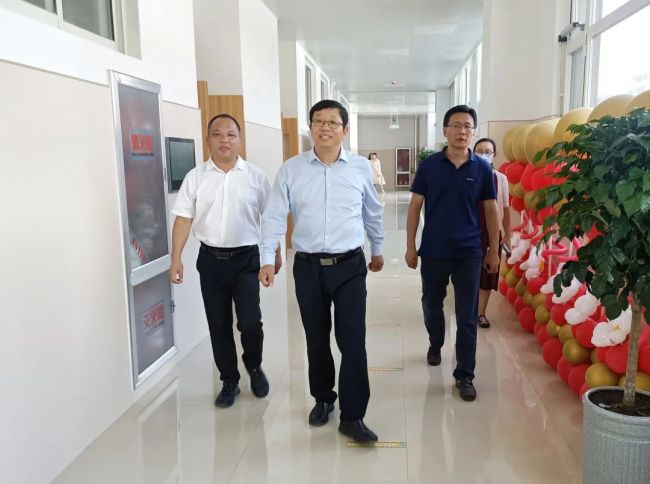 淄博高新区工委委员管委会副主任李凯一行督导调研高新区学校秋季开学