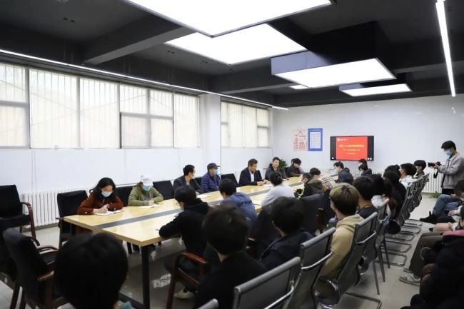 徐青峰为山艺美术学院师生宣讲党的二十大精神