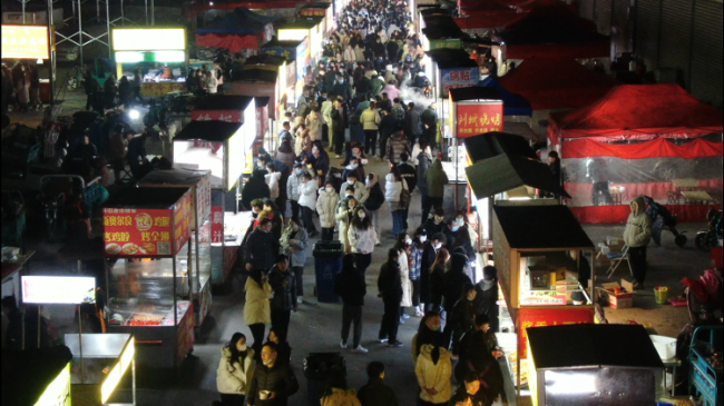 济南环联夜市恢复营业，有吃有玩 热热闹闹