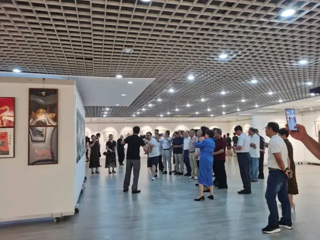 锦伦文化助力艺术青岛建设！“醉美青岛 精彩崂山“艺术品展在青开幕