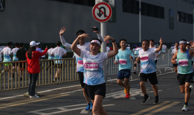 2023济南（泉城）马拉松全马男女冠军诞生，一起来回顾下这些精彩瞬间吧